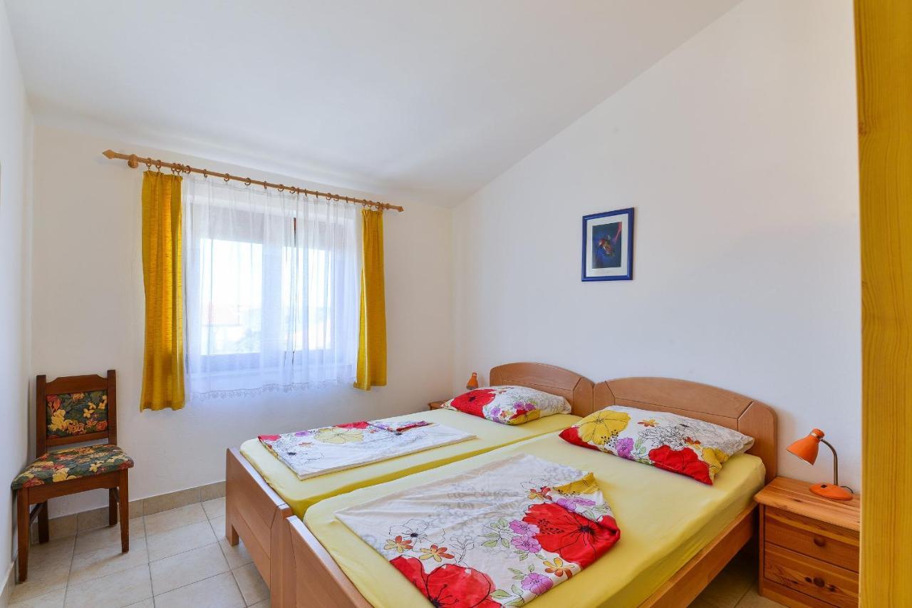 Apartments Gogoljak Vir Εξωτερικό φωτογραφία