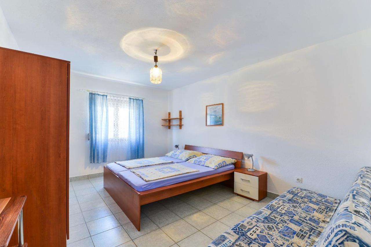 Apartments Gogoljak Vir Εξωτερικό φωτογραφία